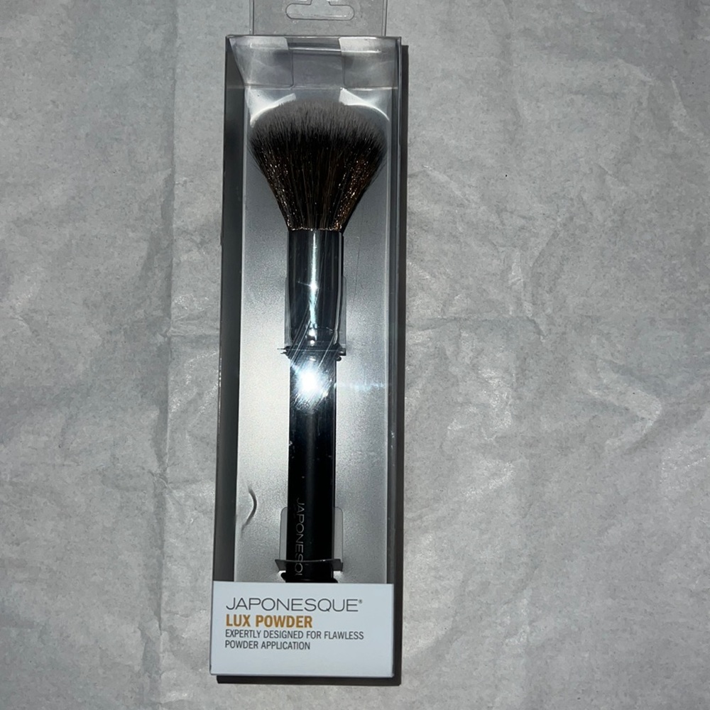 JAPONESQUE Lux Powder Brush Synthetic